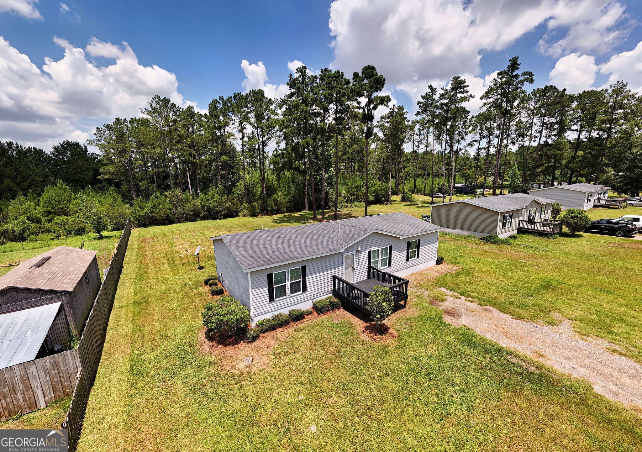 1177 Egg And Butter Road N Property Photo 33