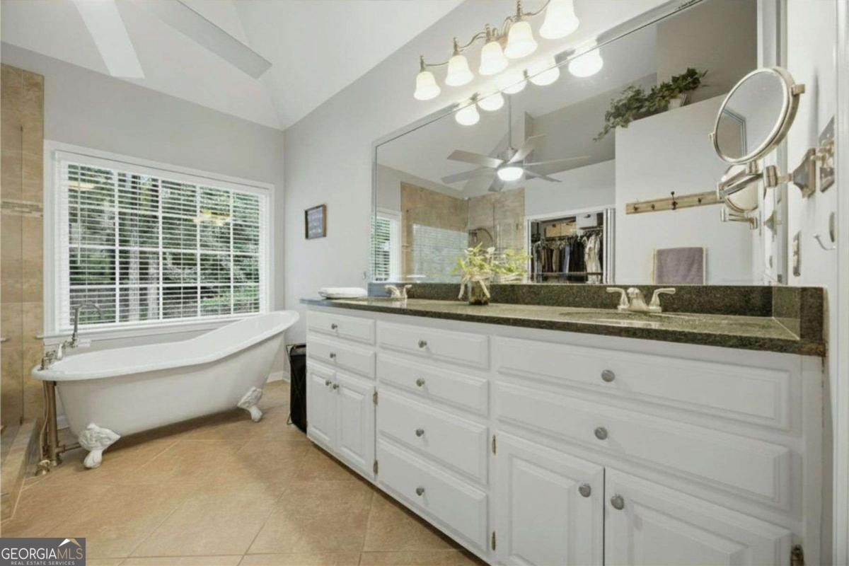 1390 Rivershyre Parkway Property Photo 25