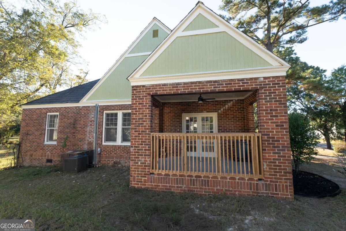 622 Whitney Avenue Property Photo 4
