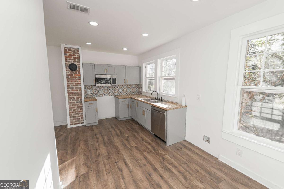 622 Whitney Avenue Property Photo 22