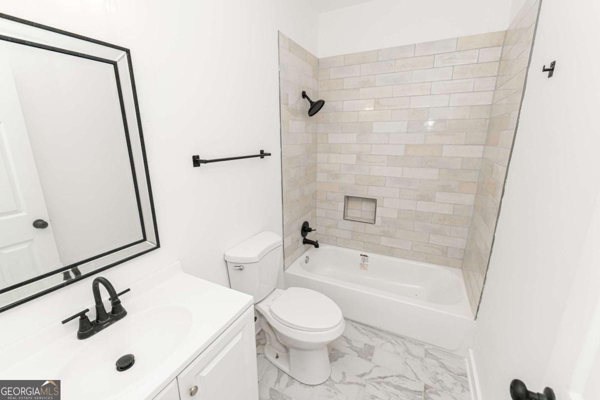 622 Whitney Avenue Property Photo 25