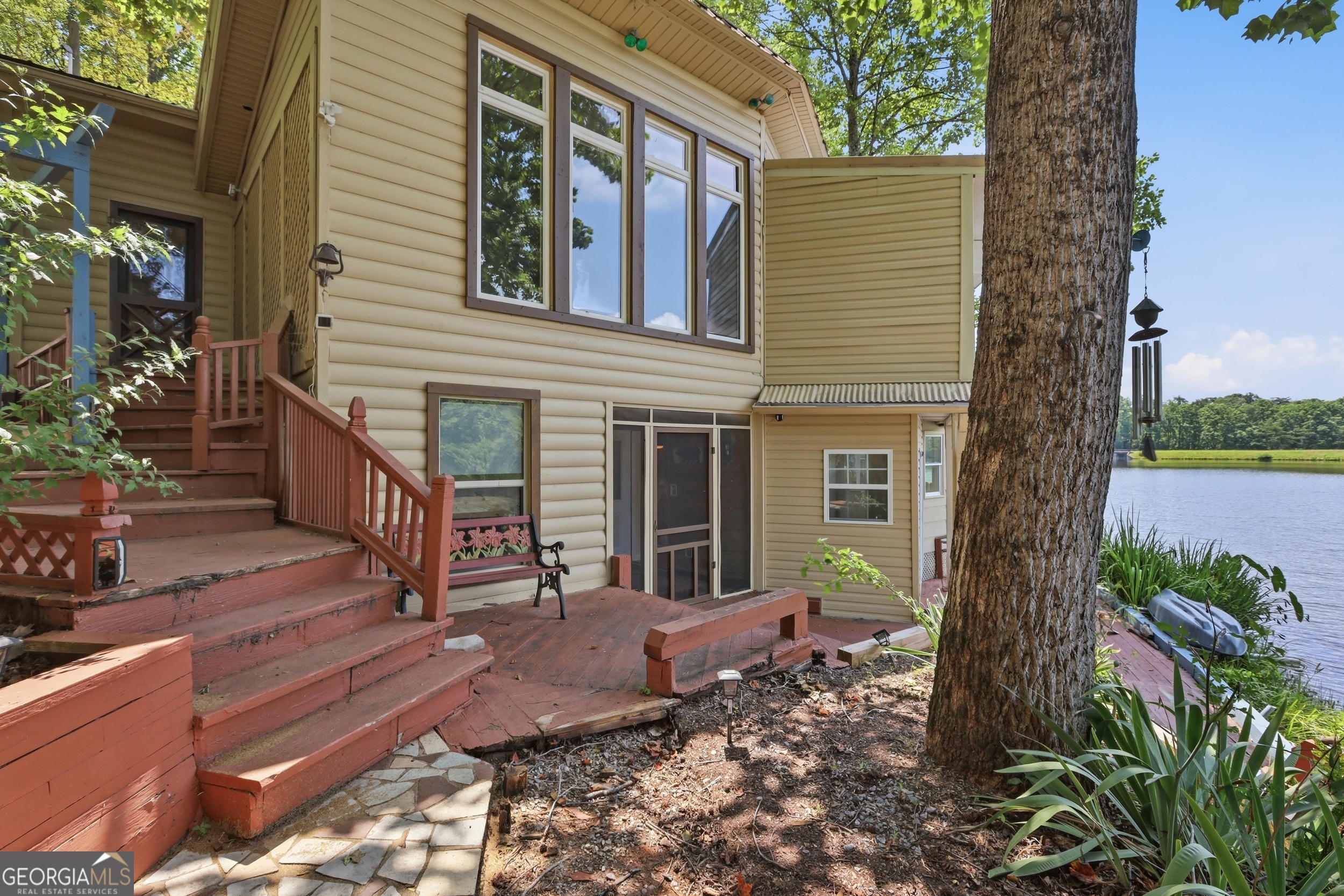 1049 Mountain Shadows Drive Property Photo 1