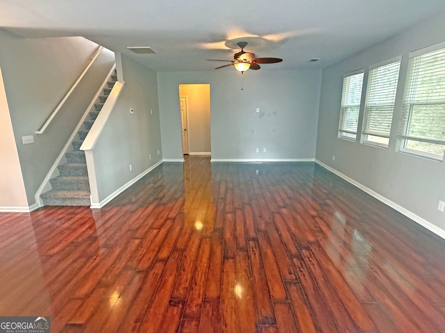 2734 Jordan Lane Property Photo 8