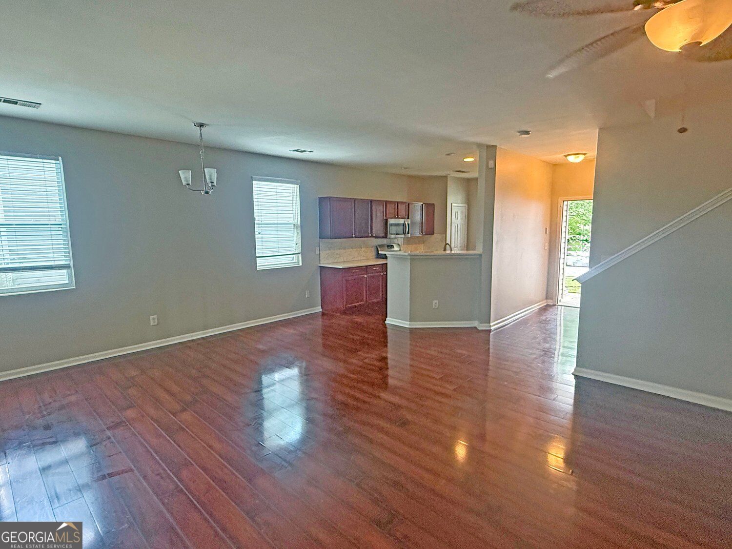 2734 Jordan Lane Property Photo 11
