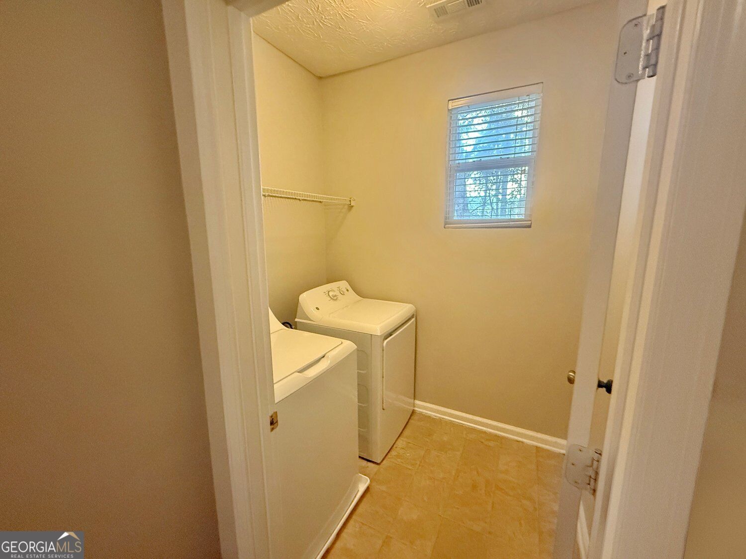 2734 Jordan Lane Property Photo 16