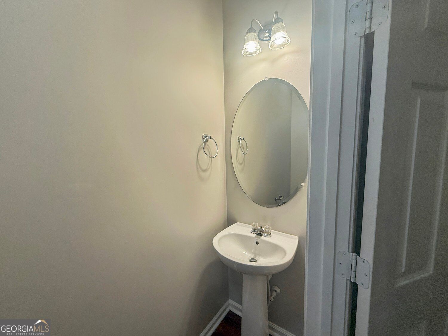 2734 Jordan Lane Property Photo 17