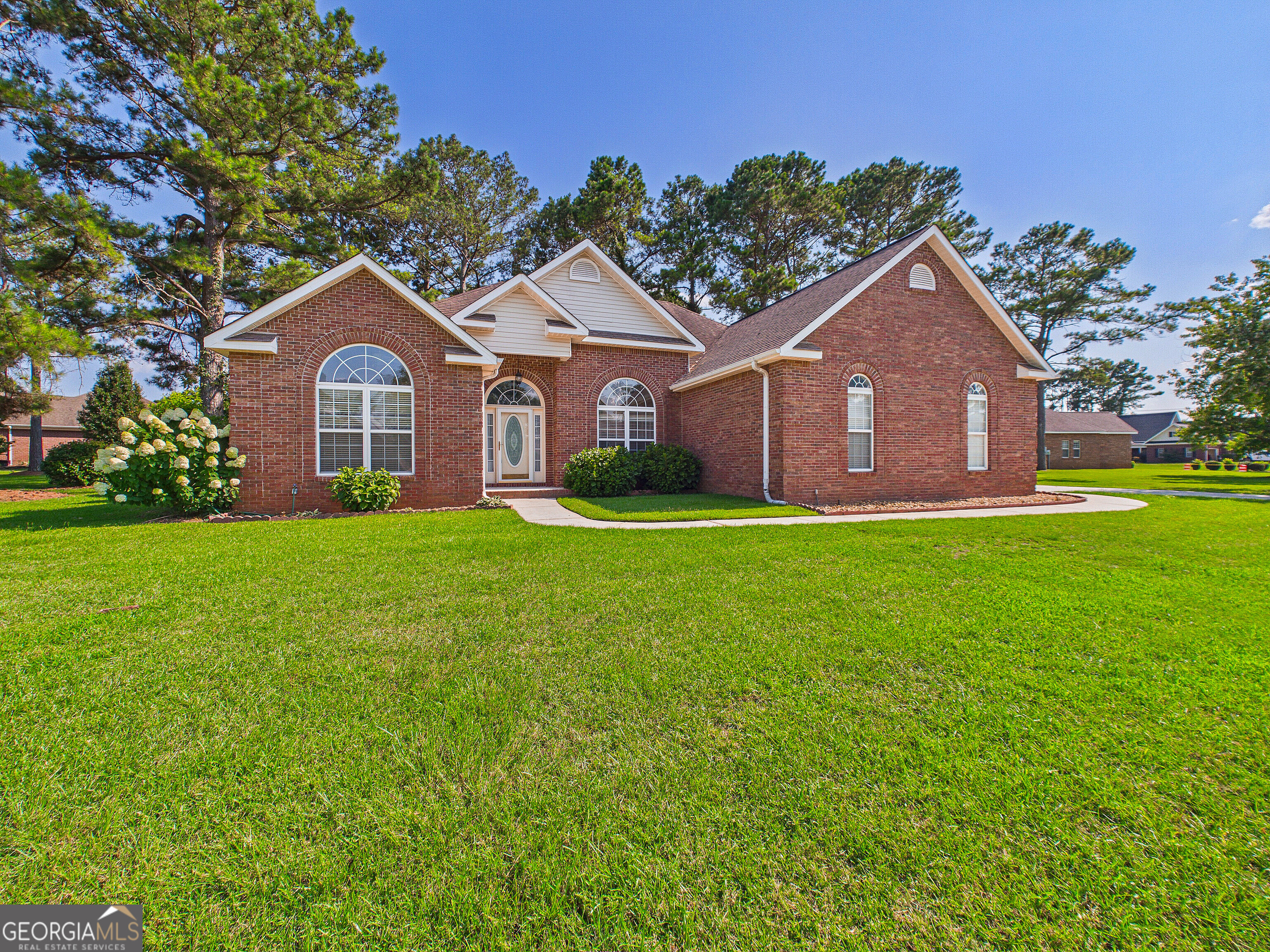 503 Victoria Circle Property Photo 2
