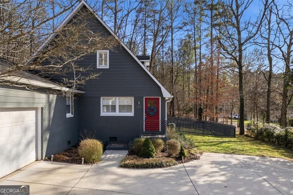 145 Mountain View Road Se Property Photo 2