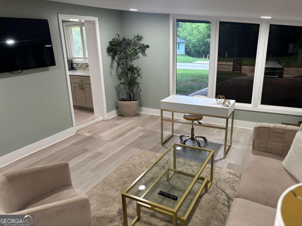 2047 Boulderview Property Photo 6