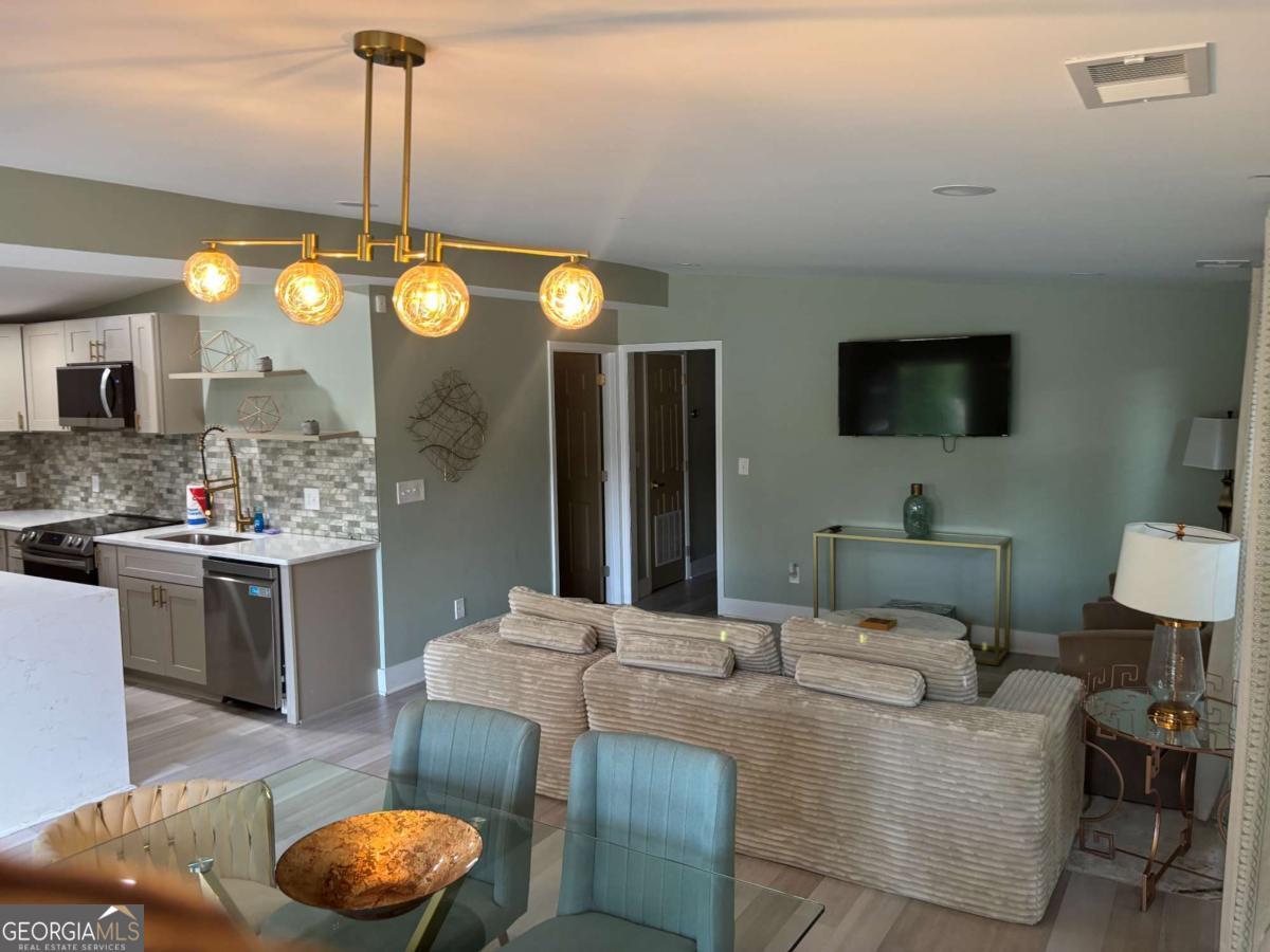 2047 Boulderview Property Photo 12