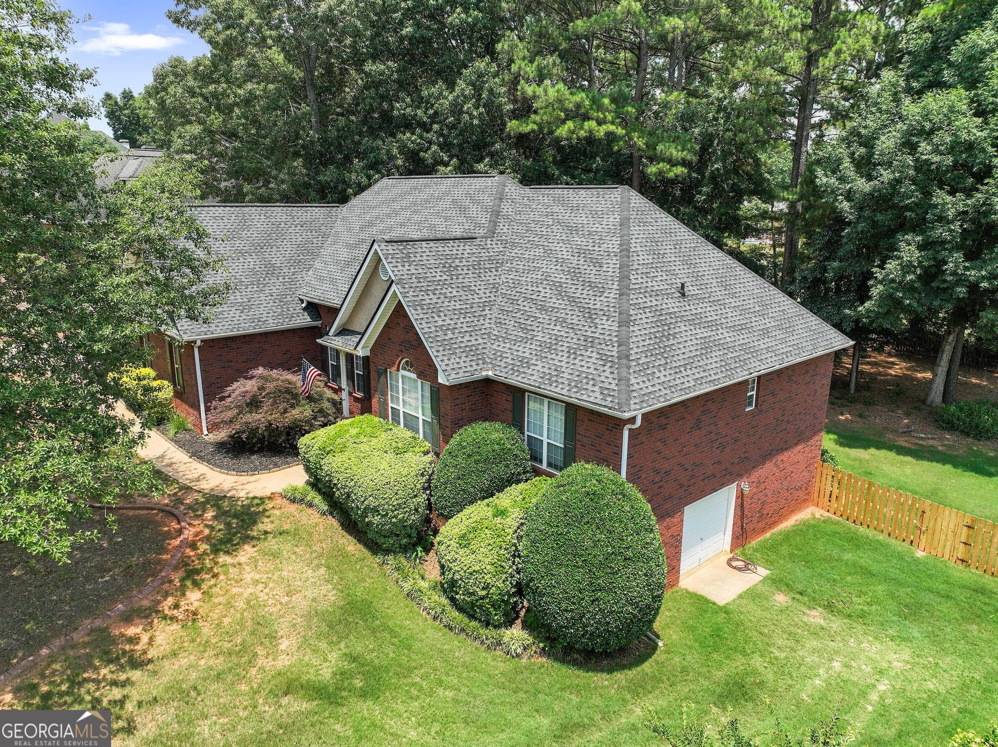 925 Champions Way Property Photo 7