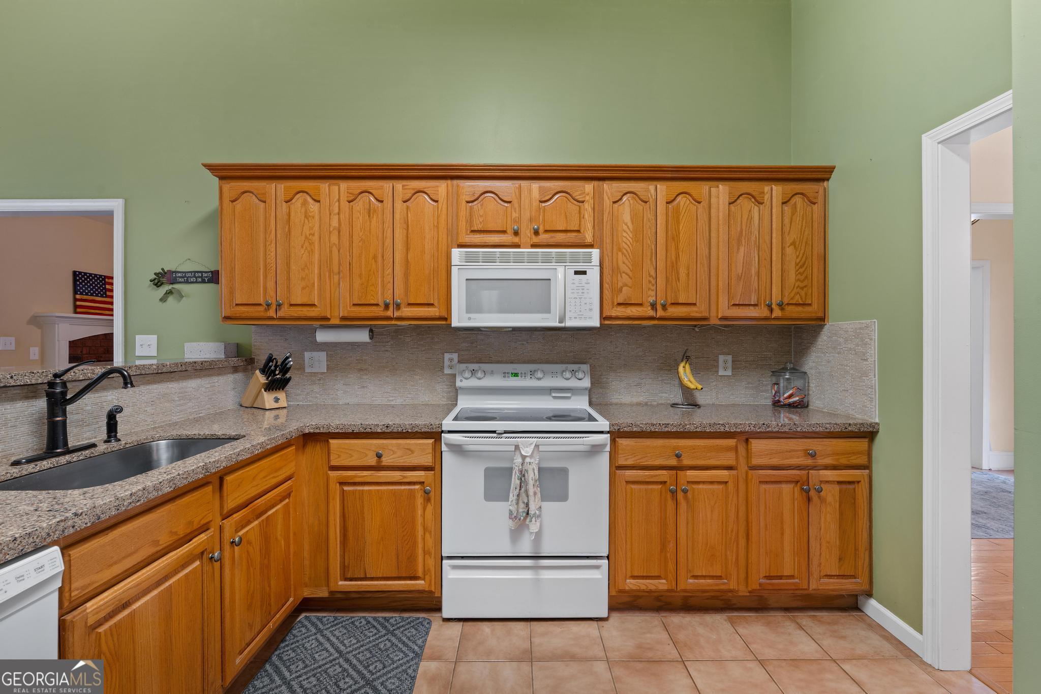 925 Champions Way Property Photo 25