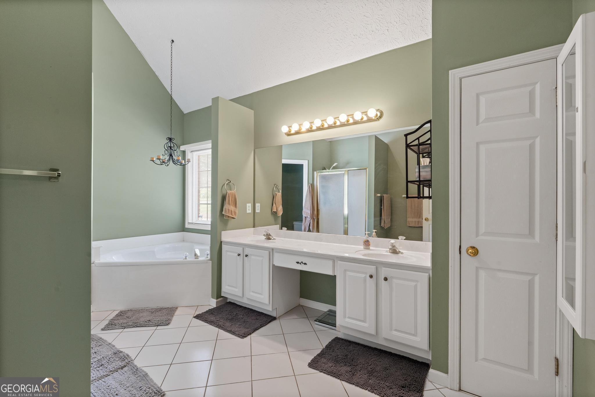 925 Champions Way Property Photo 36
