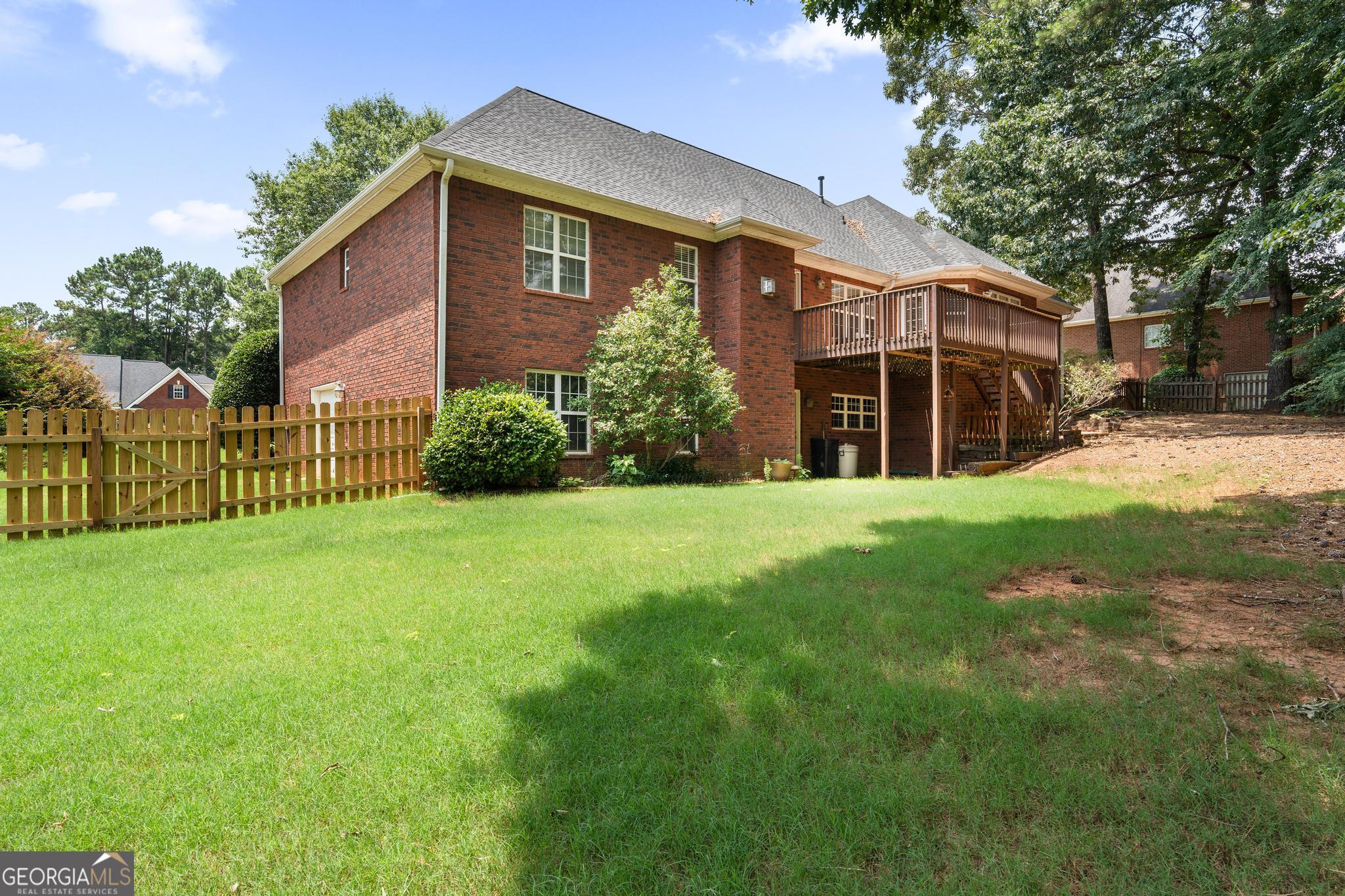 925 Champions Way Property Photo 49