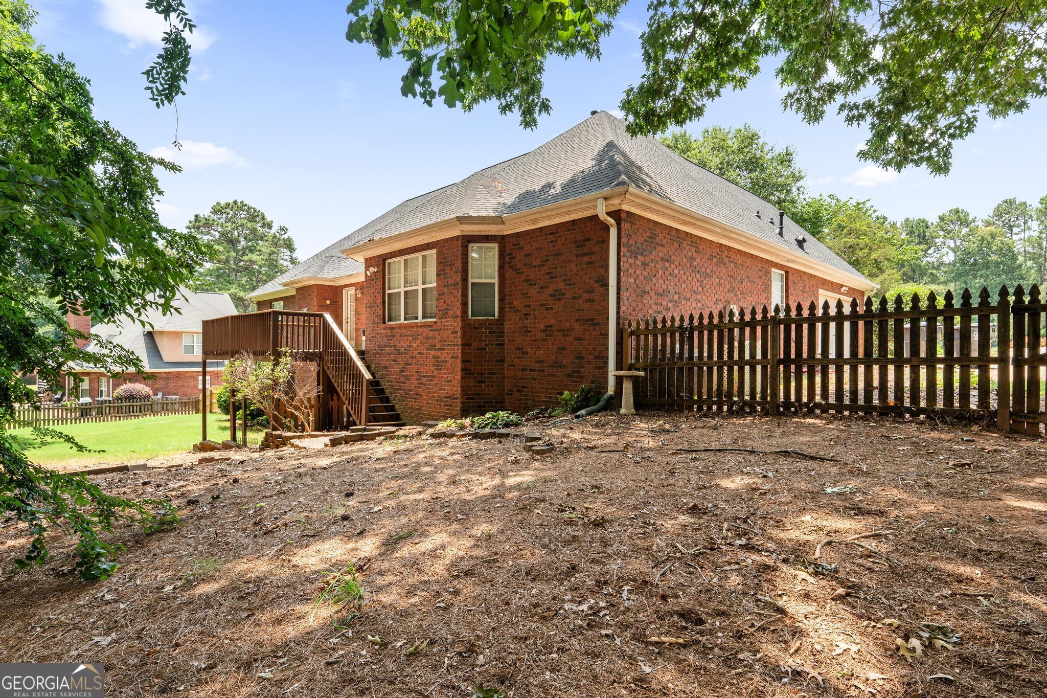 925 Champions Way Property Photo 51