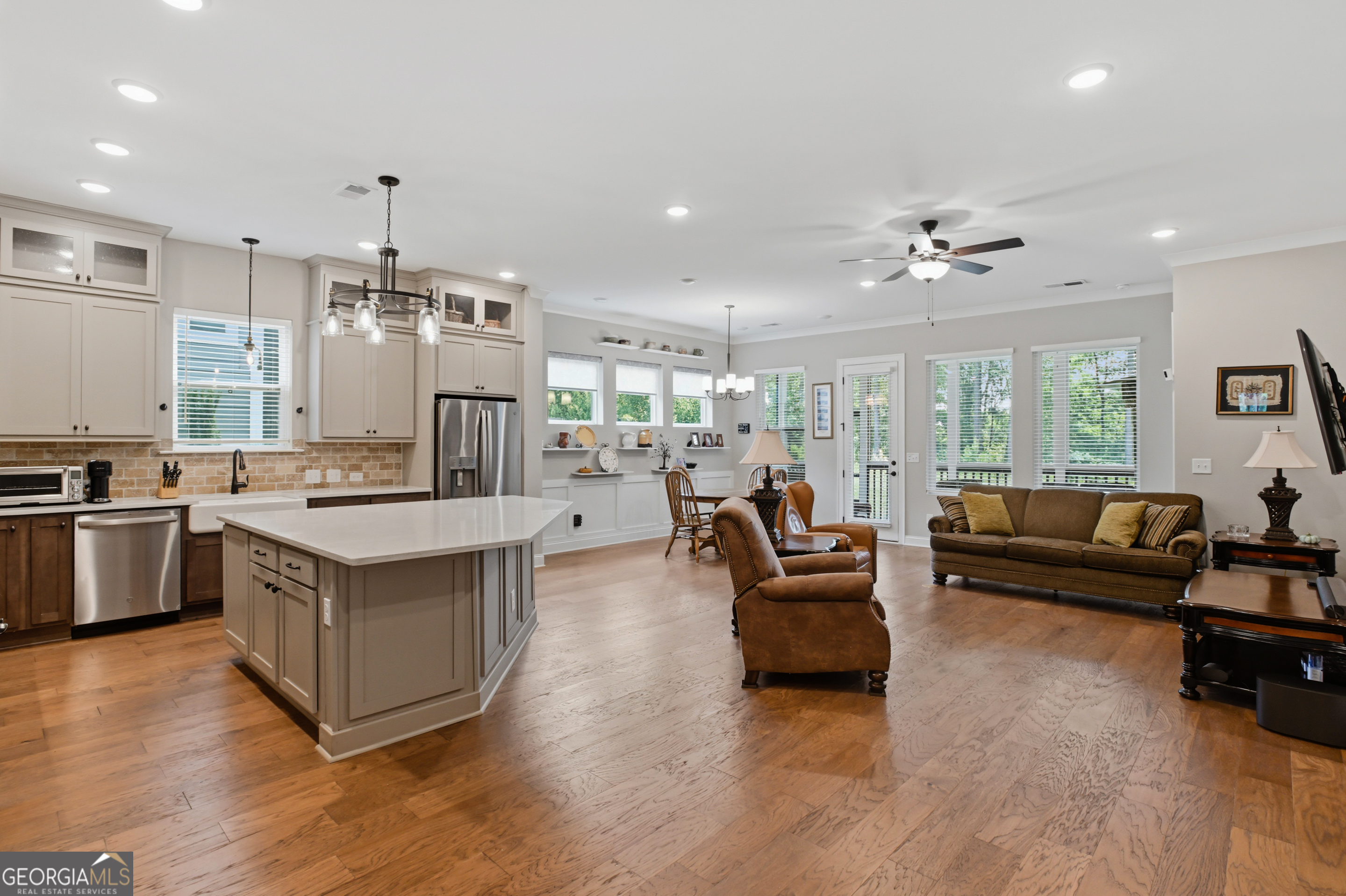 7013 River Rock Drive Property Photo 10