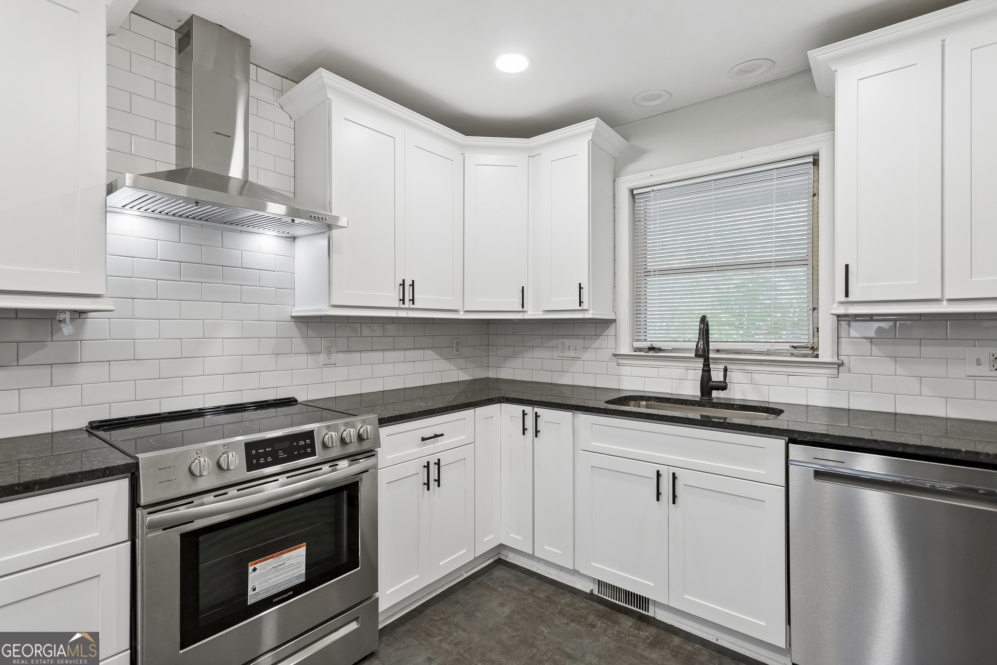 3690 Wisteria Lane Se Property Photo 30
