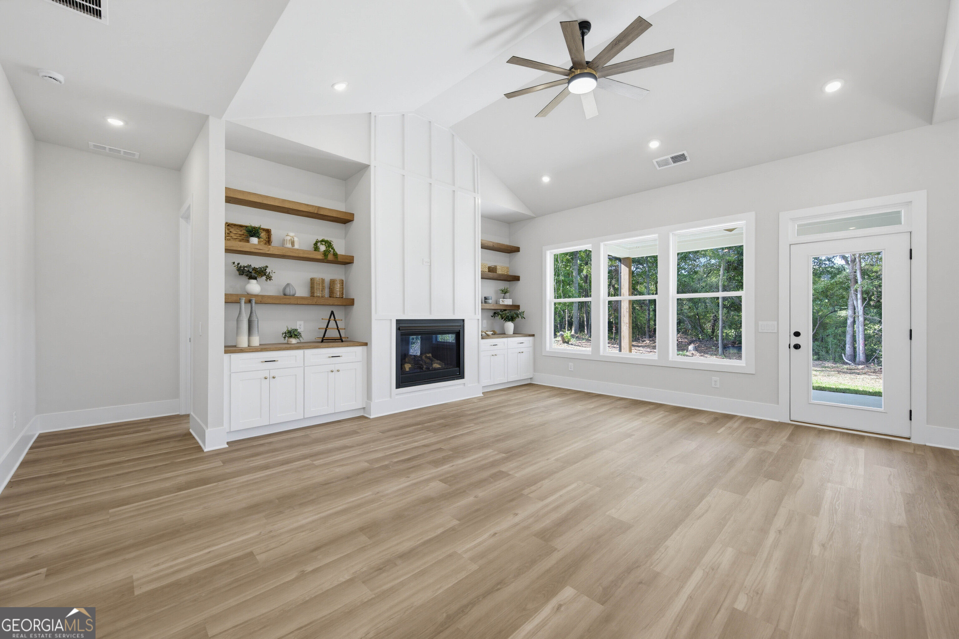 4835 Price Road Property Photo 7