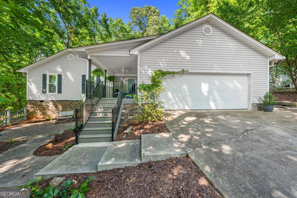 1303 South Arrowhead Drive Property Photo 1