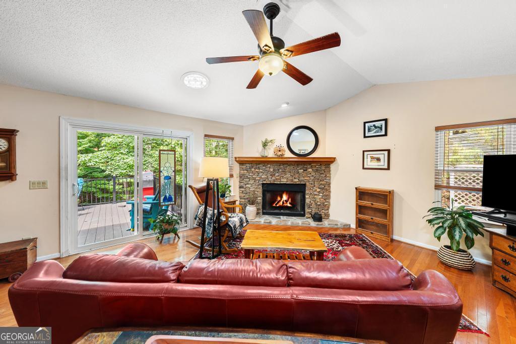 1303 South Arrowhead Drive Property Photo 3