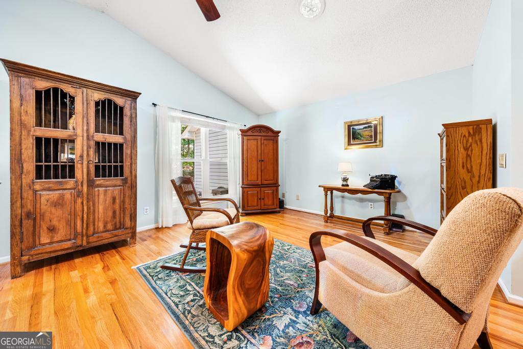 1303 South Arrowhead Drive Property Photo 6