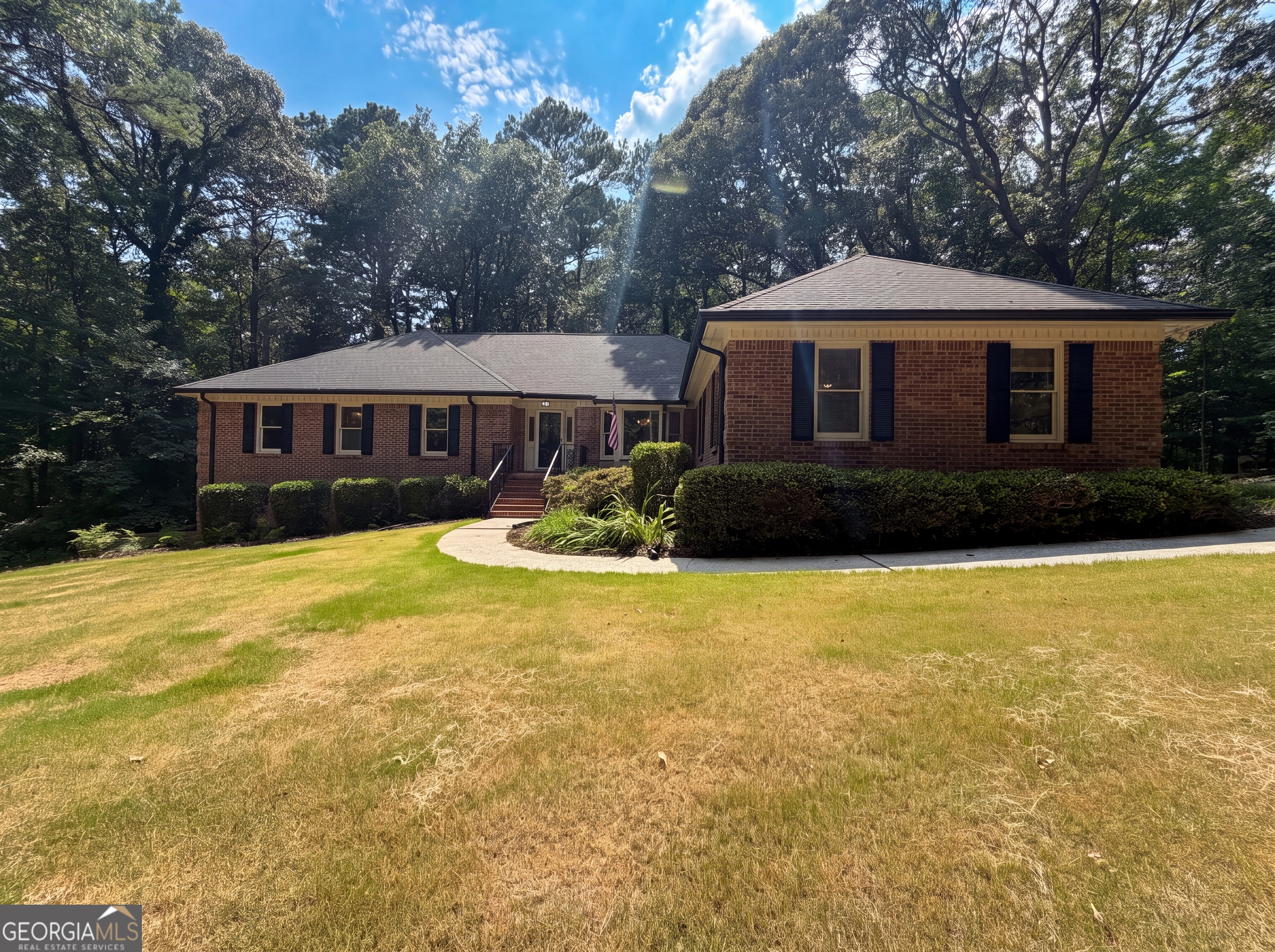 120 Oxford Lane Property Photo 1
