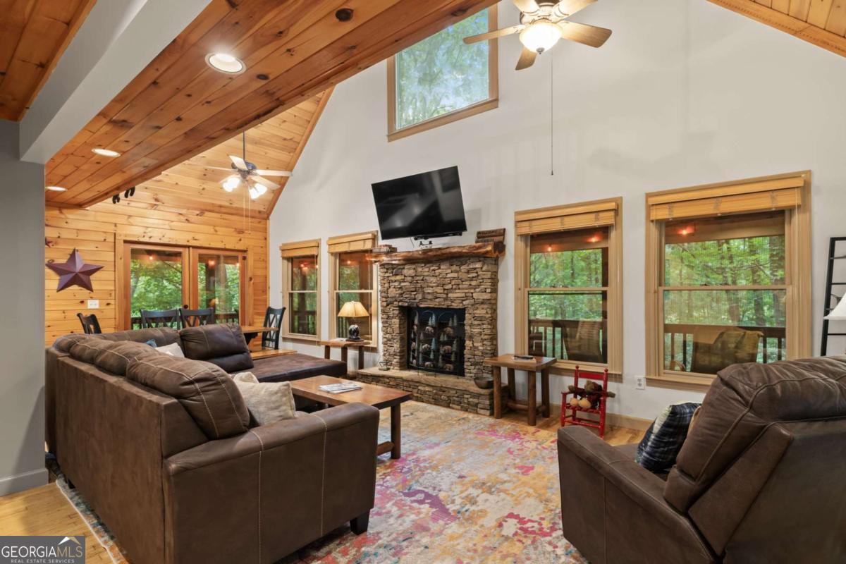 398 Mountain Tops Circle Property Photo 3
