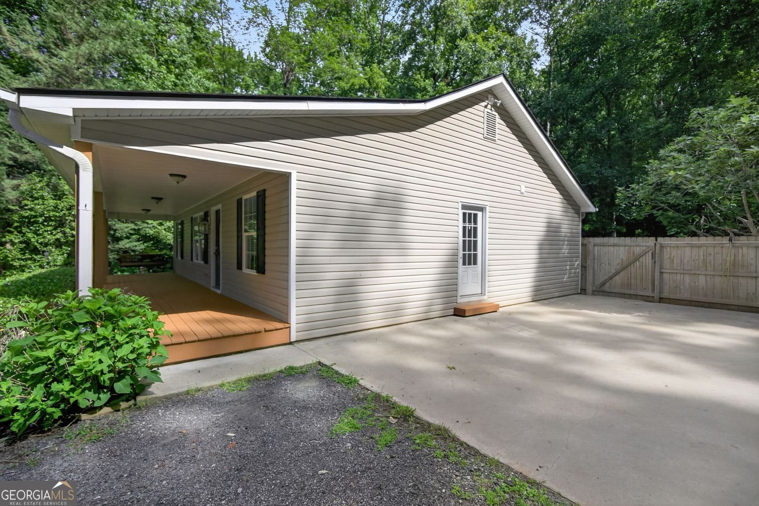 180 Mccready Drive Property Photo 4