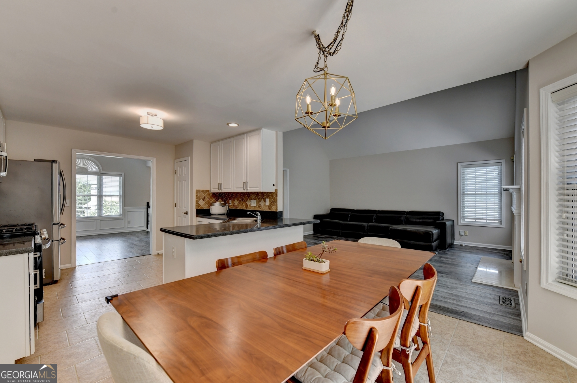 1022 Soaring Way Property Photo 4