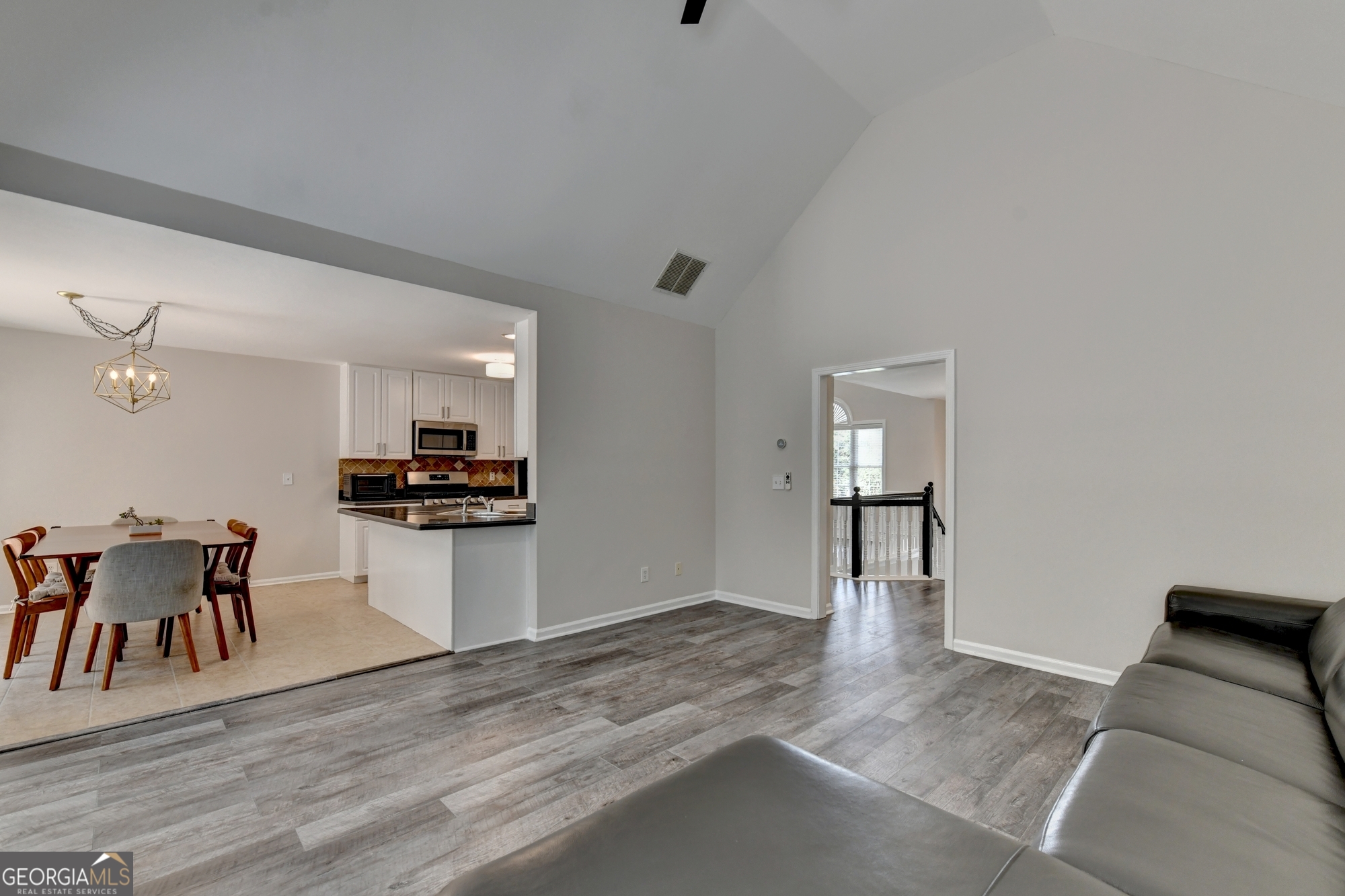 1022 Soaring Way Property Photo 18