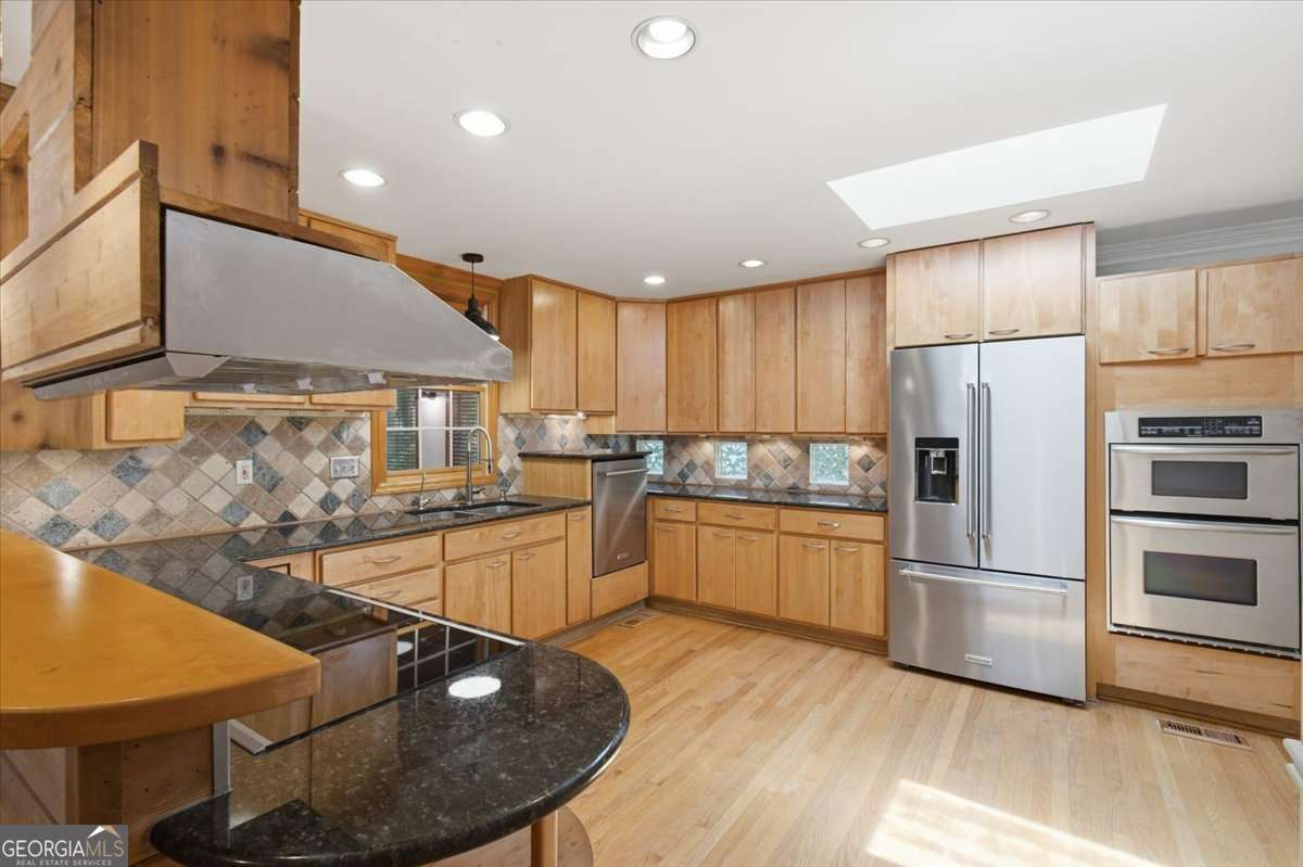 112 Cross Gate Drive Property Photo 10