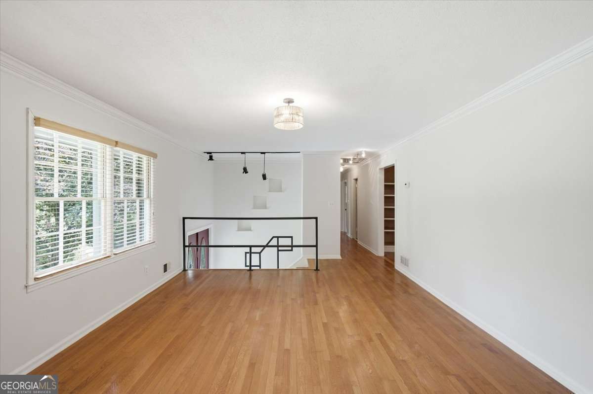 112 Cross Gate Drive Property Photo 12
