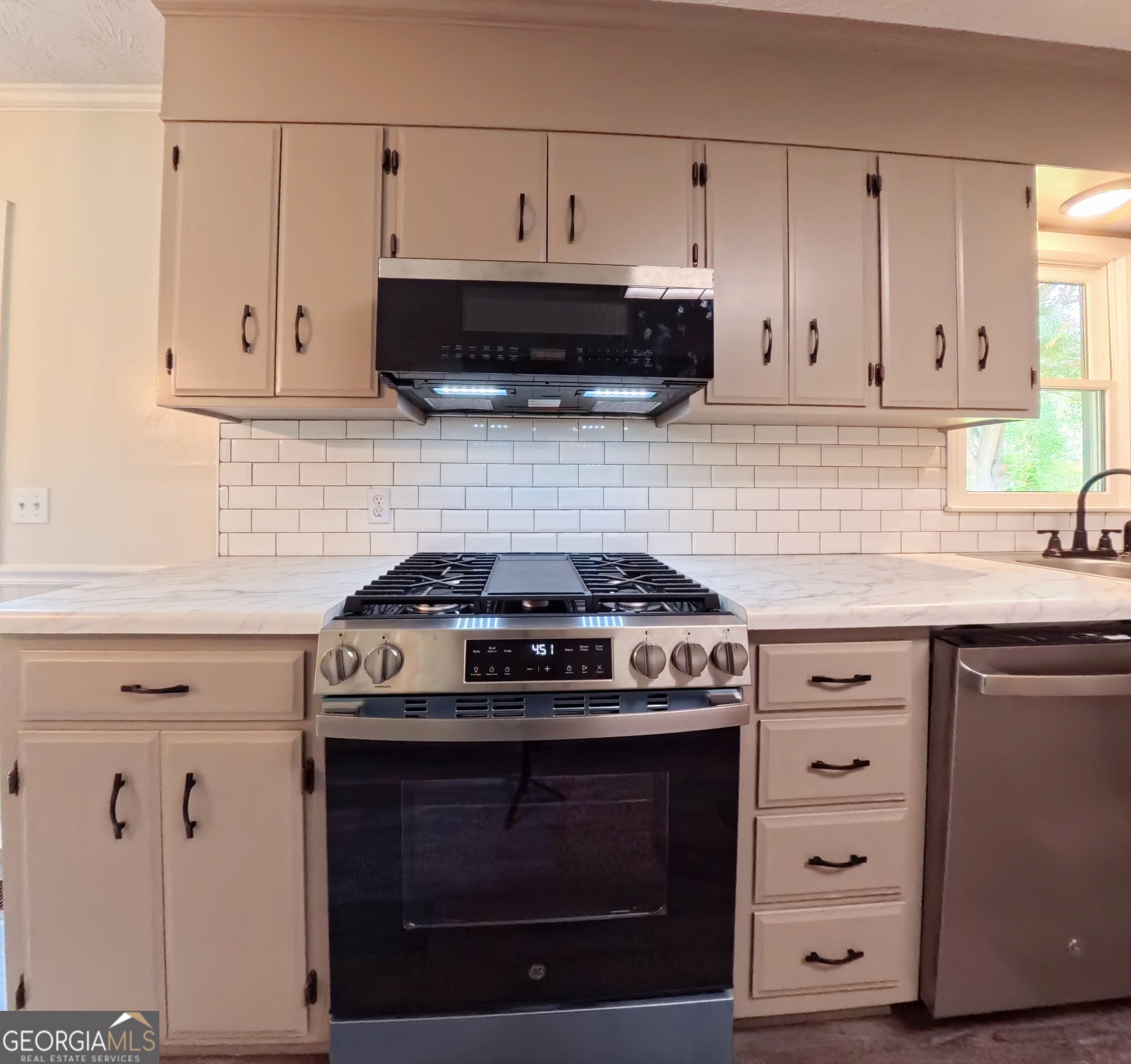 1163 Fairlane Drive Property Photo 10