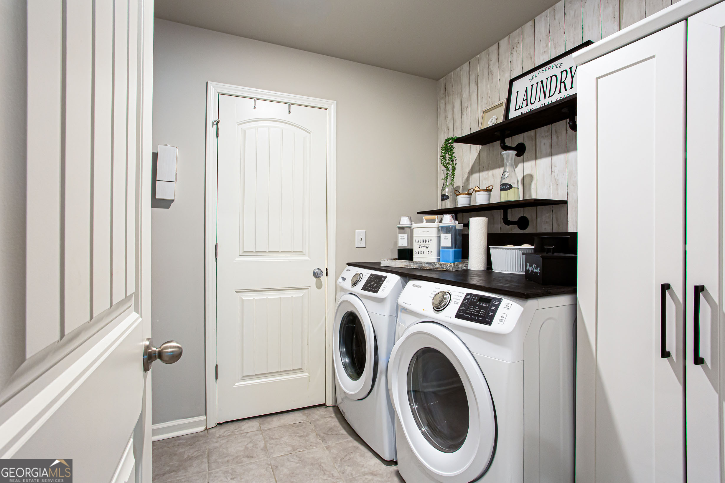 496 Genesee Point Property Photo 31