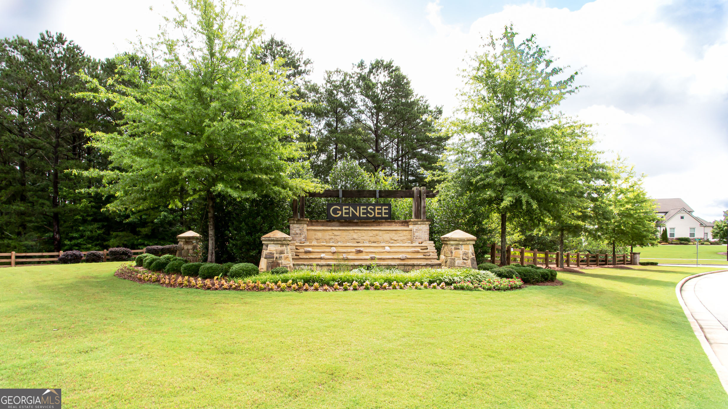 496 Genesee Point Property Photo 32