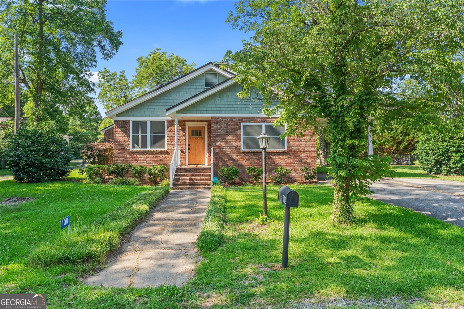 108 Springdale Property Photo 1
