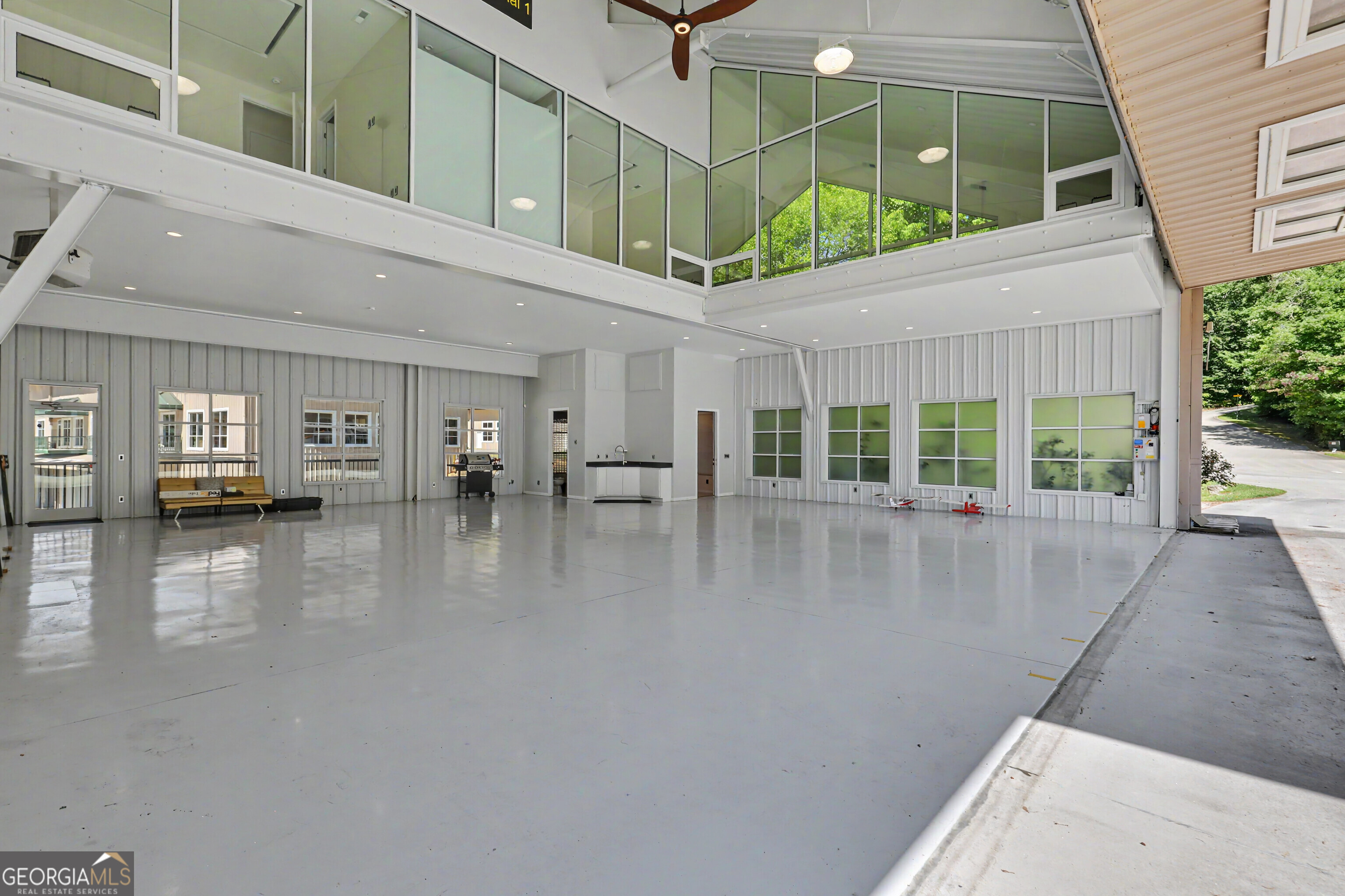 43 General Mitchell Drive # 10 Property Photo 1
