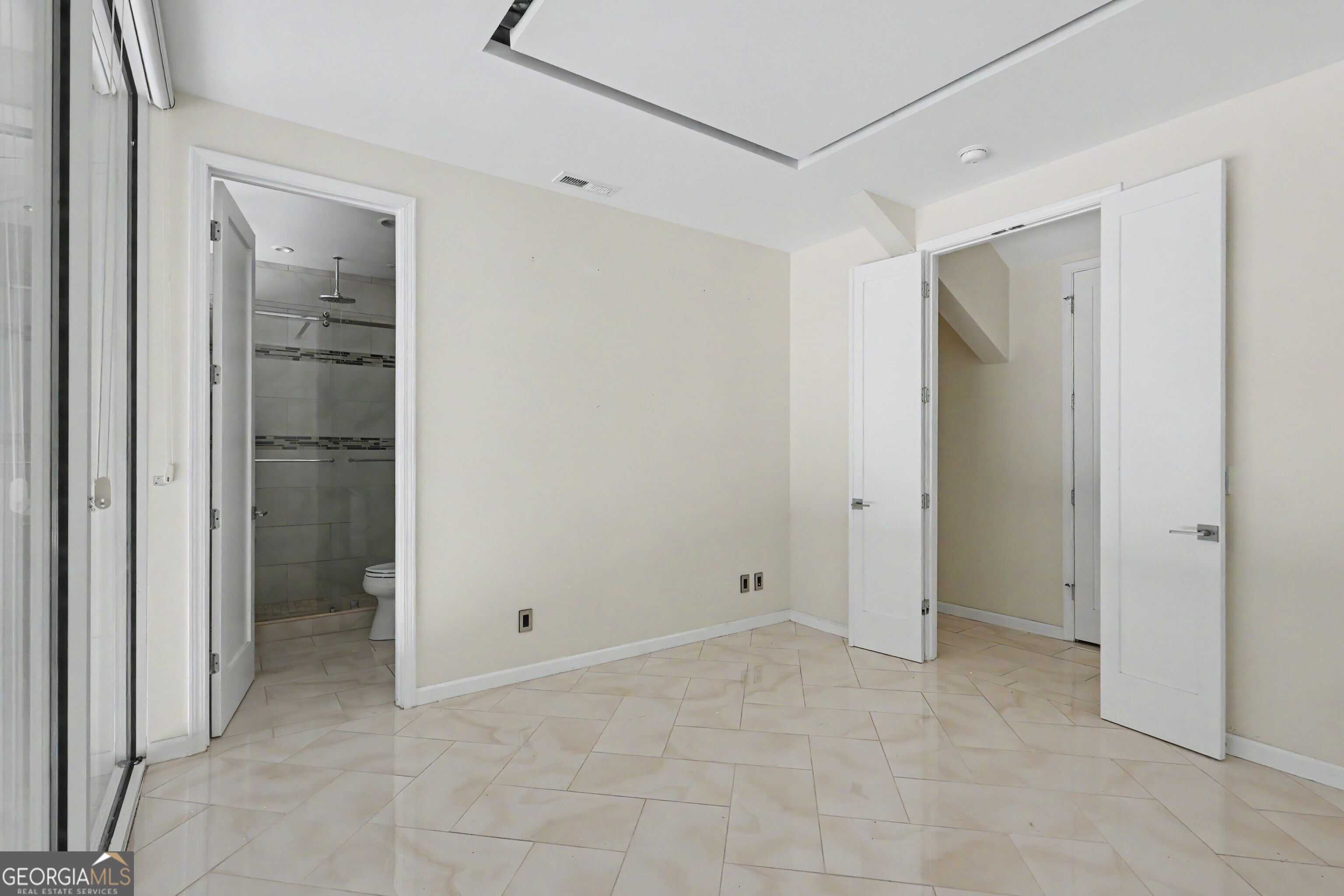 43 General Mitchell Drive # 10 Property Photo 13