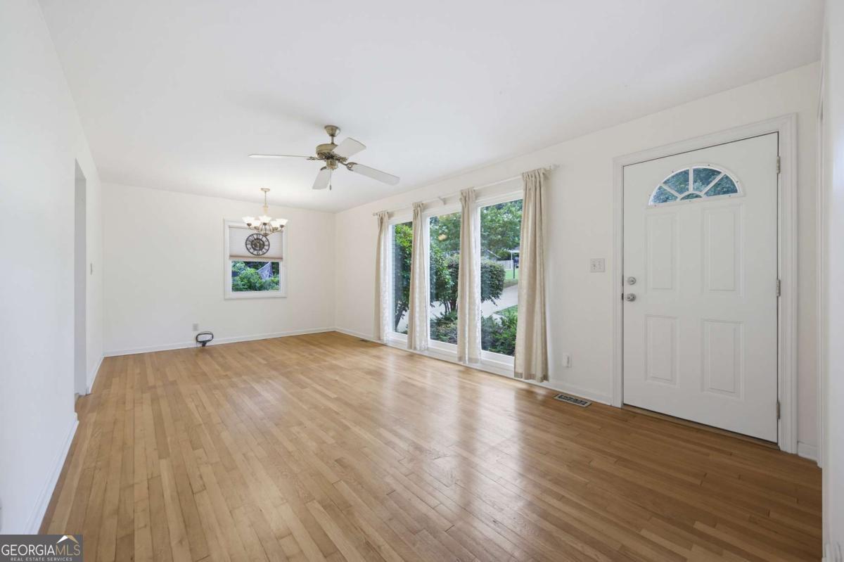 3119 Brook Drive Property Photo 4
