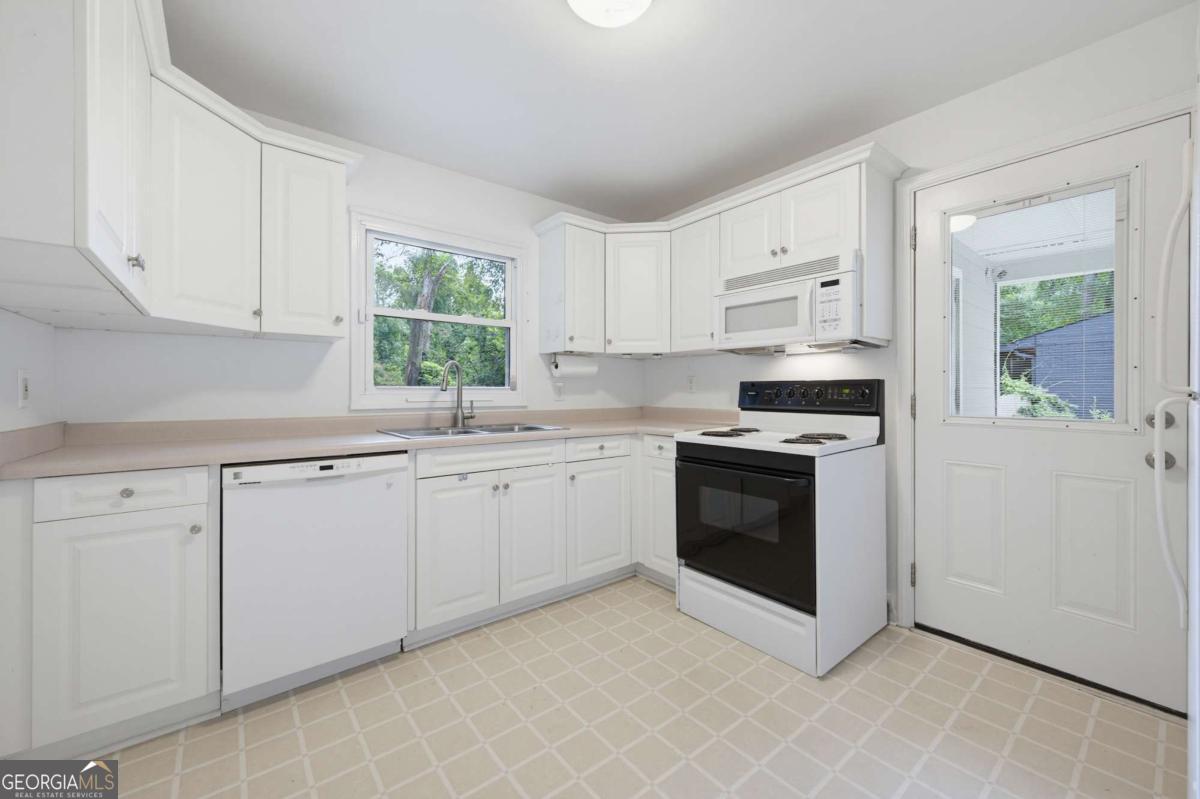 3119 Brook Drive Property Photo 8