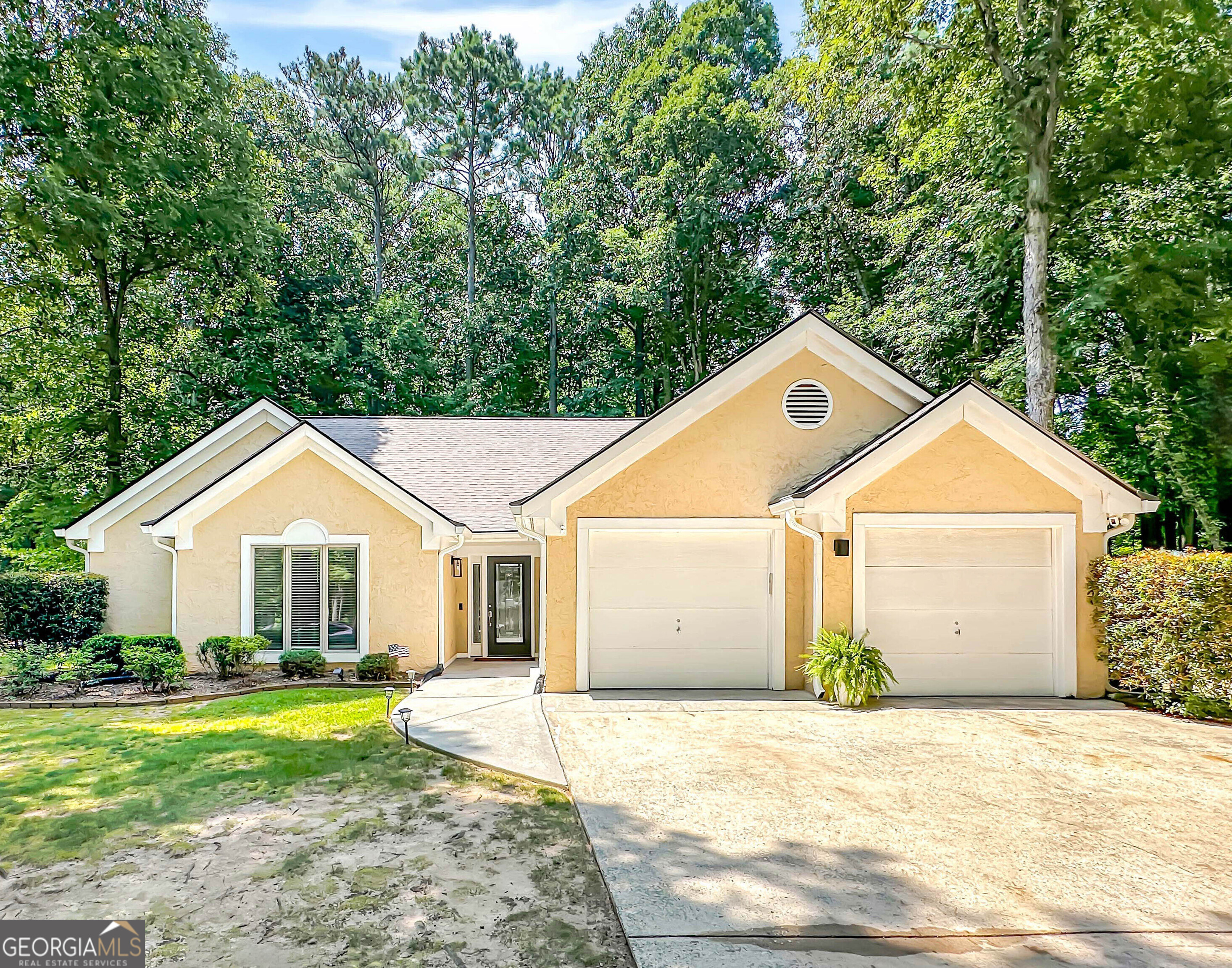 244 Claridge Curve Property Photo 1