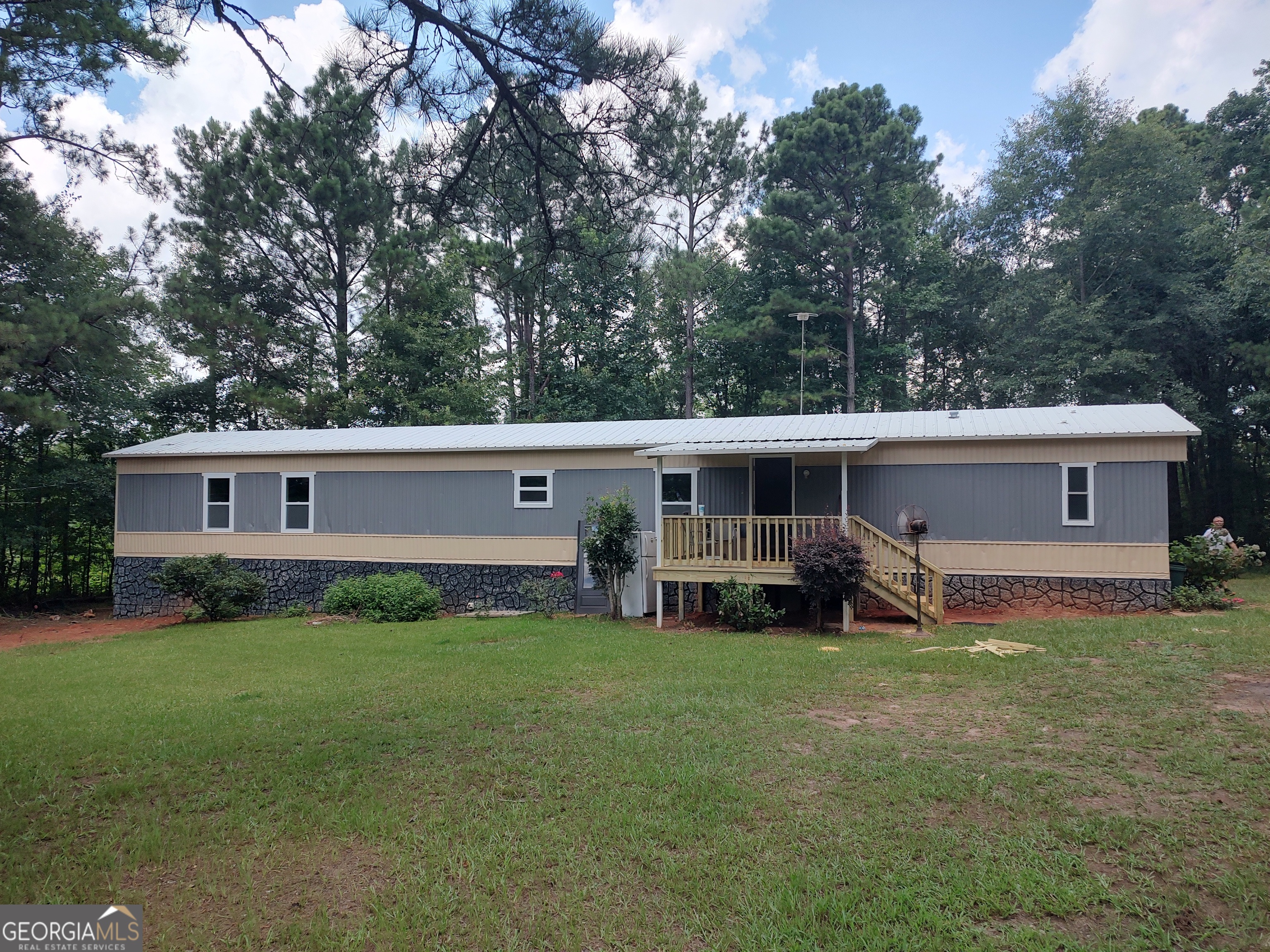 87 1st Street Property Photo 1