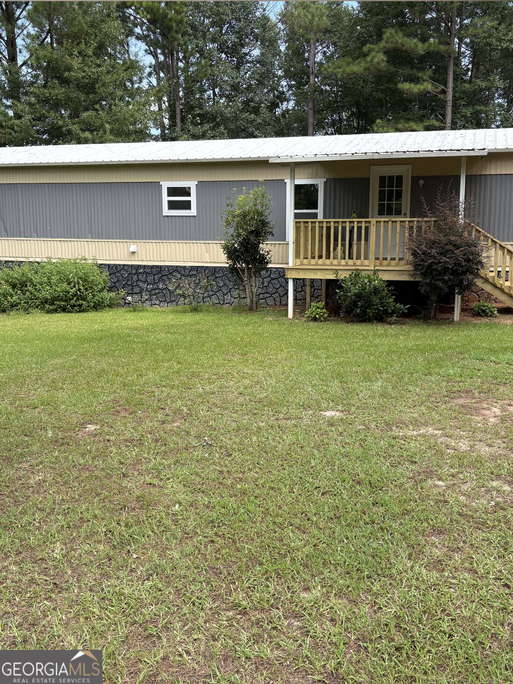 87 1st Street Property Photo 1