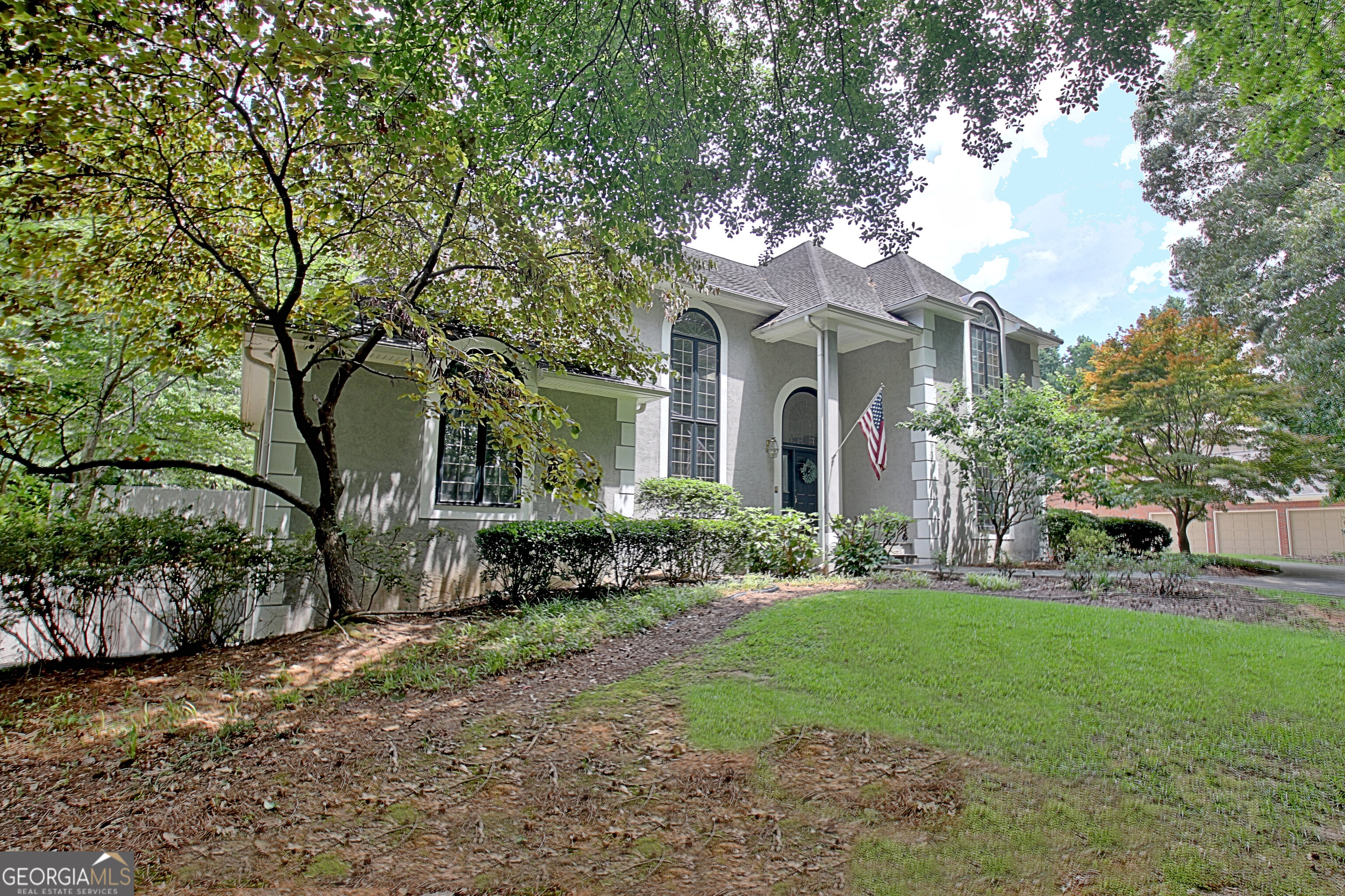 8554 Shoreline Drive Property Photo 1