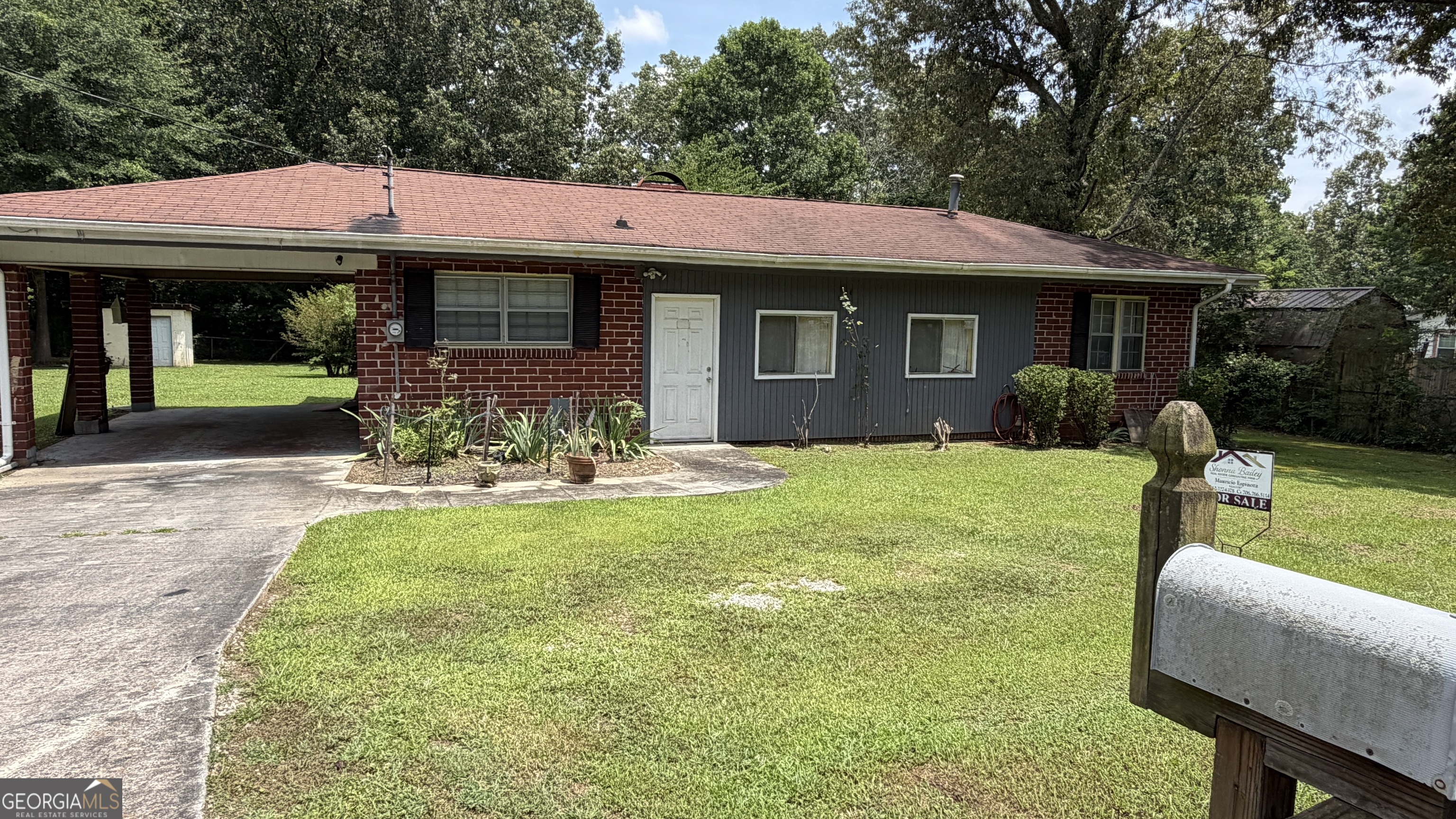 203 Salem Drive NW