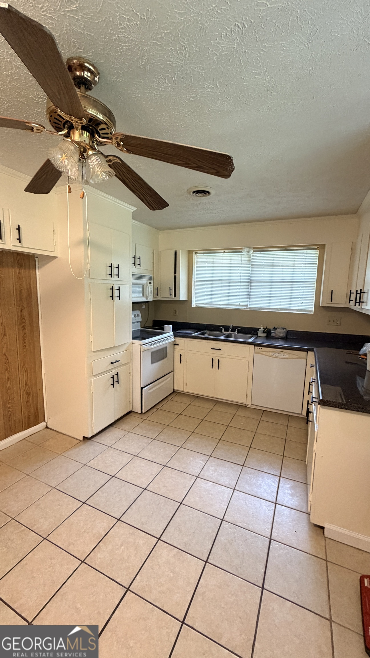 203 Salem Drive Nw Property Photo 4