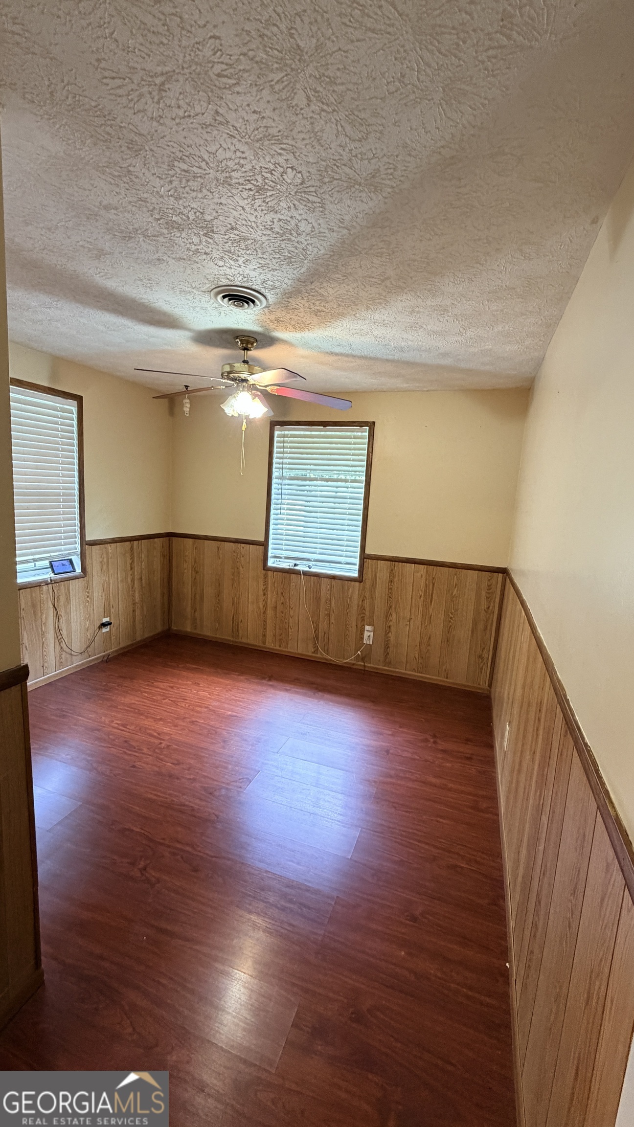 203 Salem Drive Nw Property Photo 5