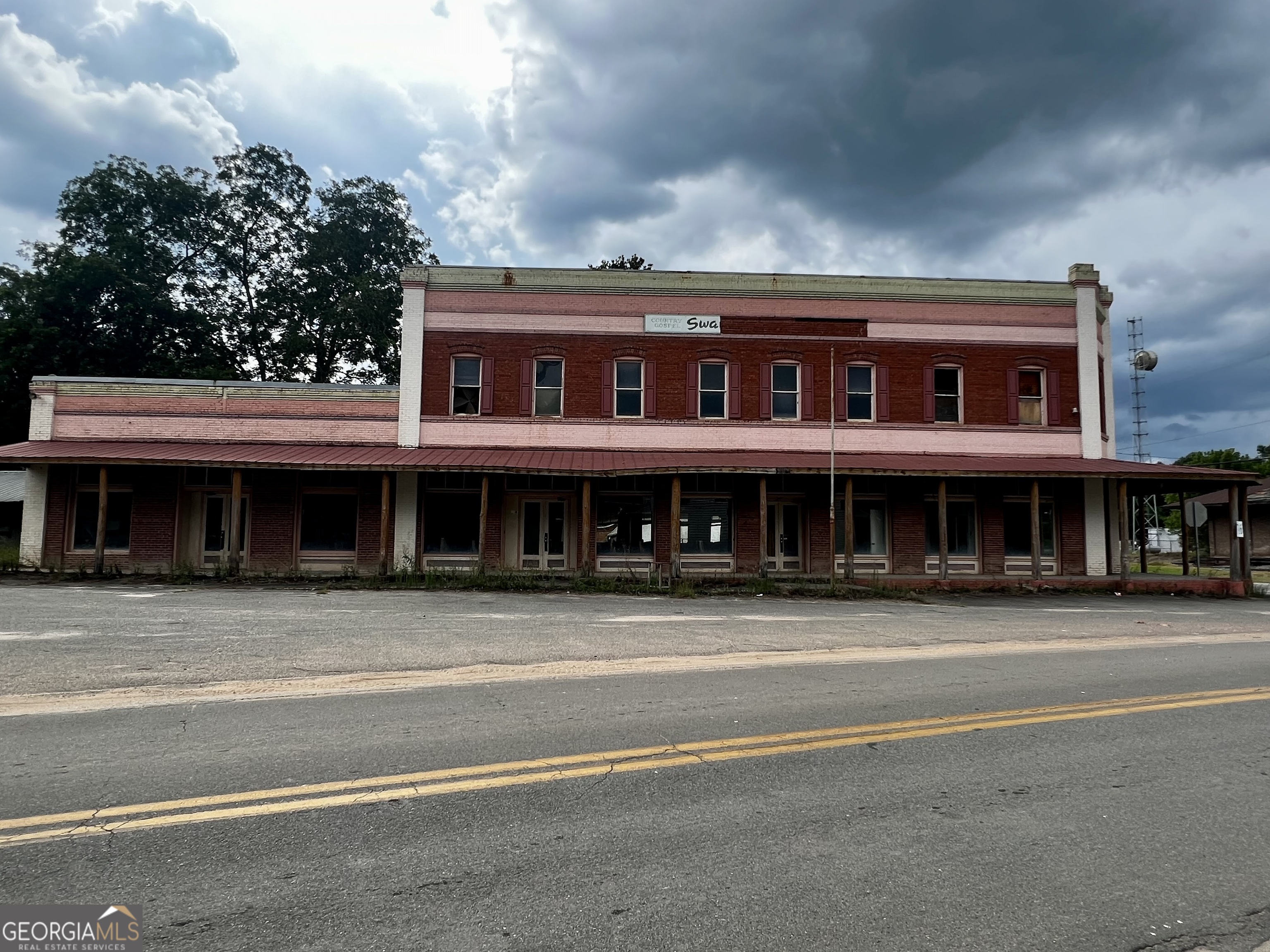140 Montgomery Street Property Photo 1