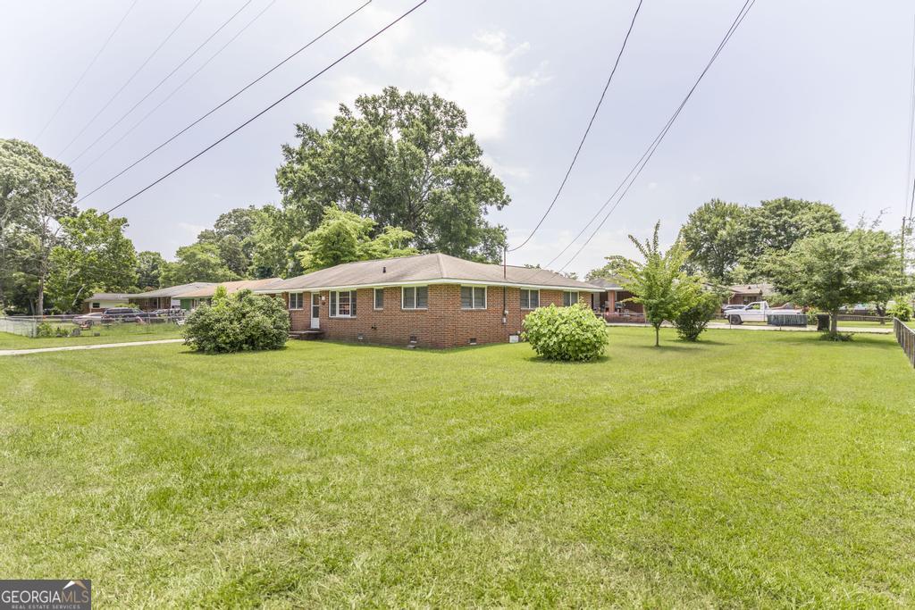 415 Bernard Drive Property Photo 4