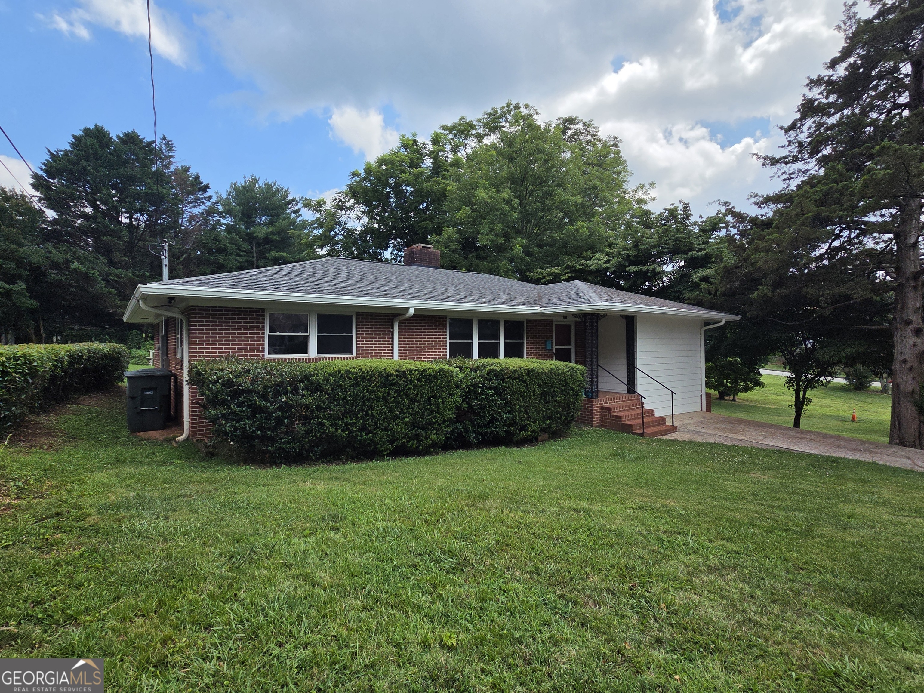 372 Foreacre Street Property Photo 1